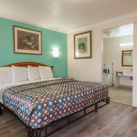 Vagabond Inn Гемет Екстер'єр фото