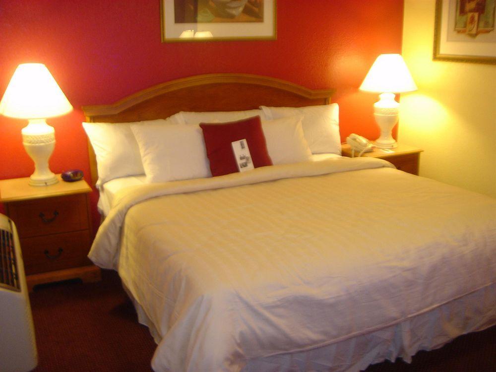 Vagabond Inn Гемет Екстер'єр фото