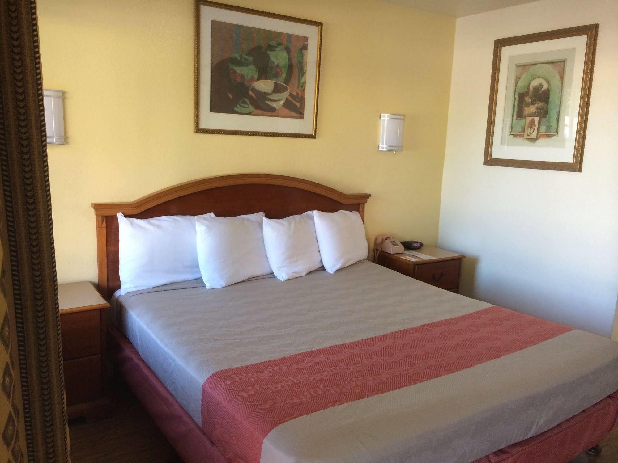 Vagabond Inn Гемет Екстер'єр фото