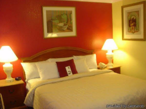 Vagabond Inn Гемет Екстер'єр фото