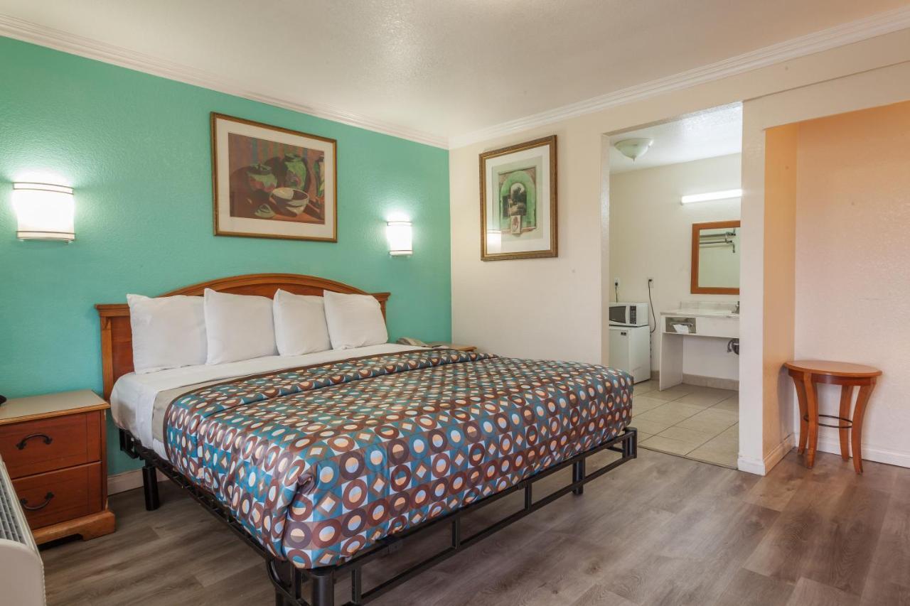 Vagabond Inn Гемет Екстер'єр фото