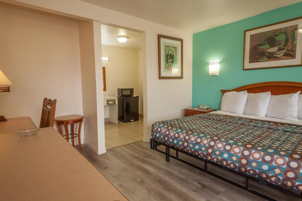 Vagabond Inn Гемет Екстер'єр фото